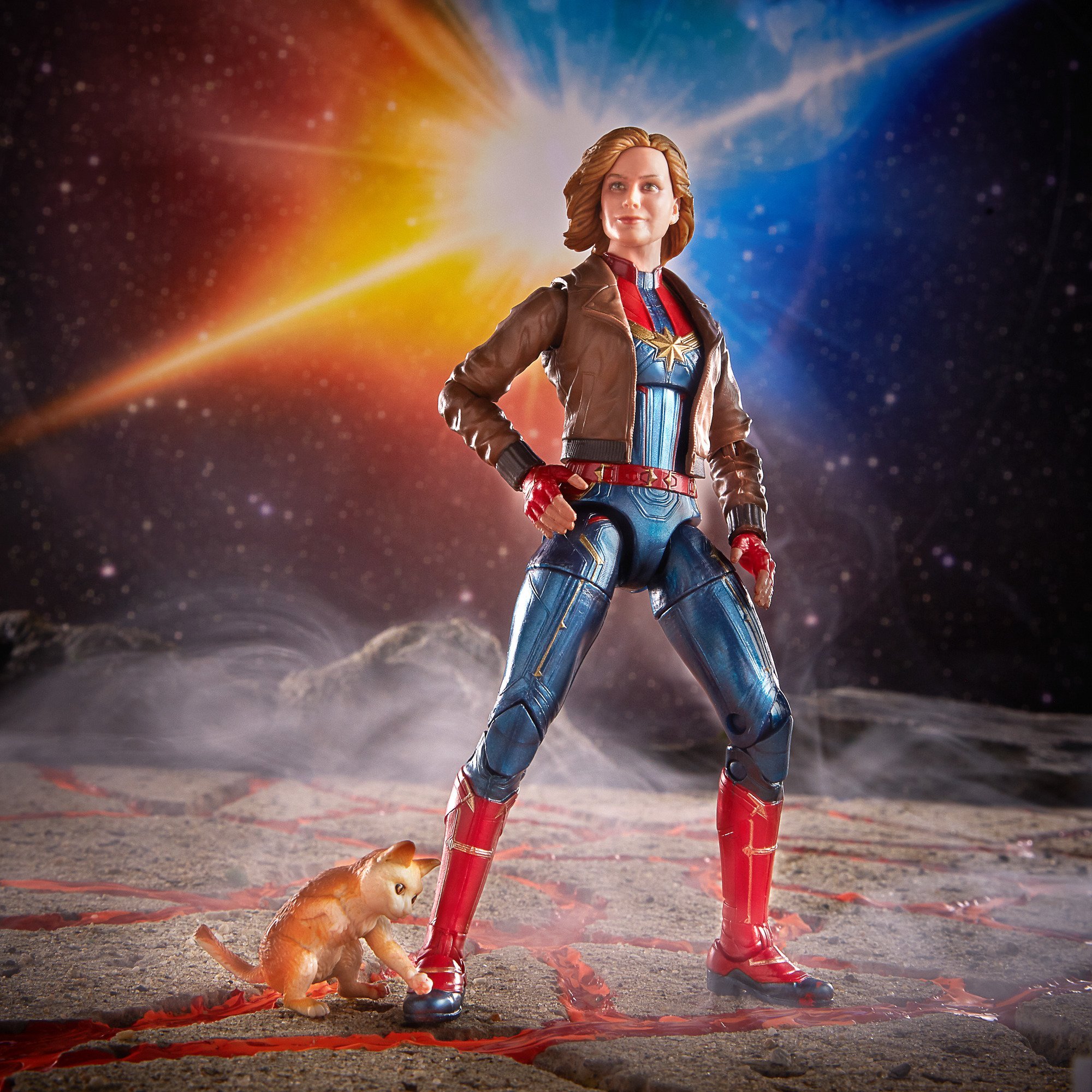 E3888_Marvel_Legends_Series_Captain_Marvel_in_Bomber_Jacket_4_2000x